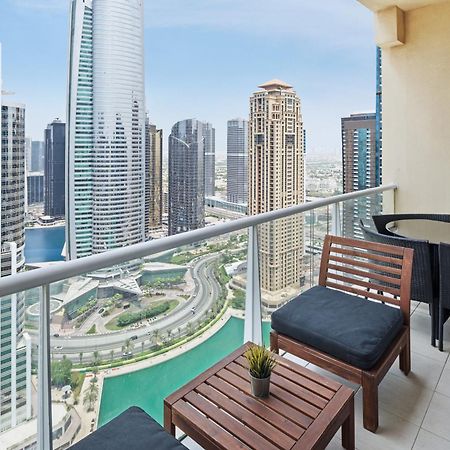 Modern & Spacious 2-Bed Condo With Panoramic Lake Views, Dual Balconies, Steps From Dubai Jlt Metro By "La Buena Vida Holiday Homes" ภายนอก รูปภาพ