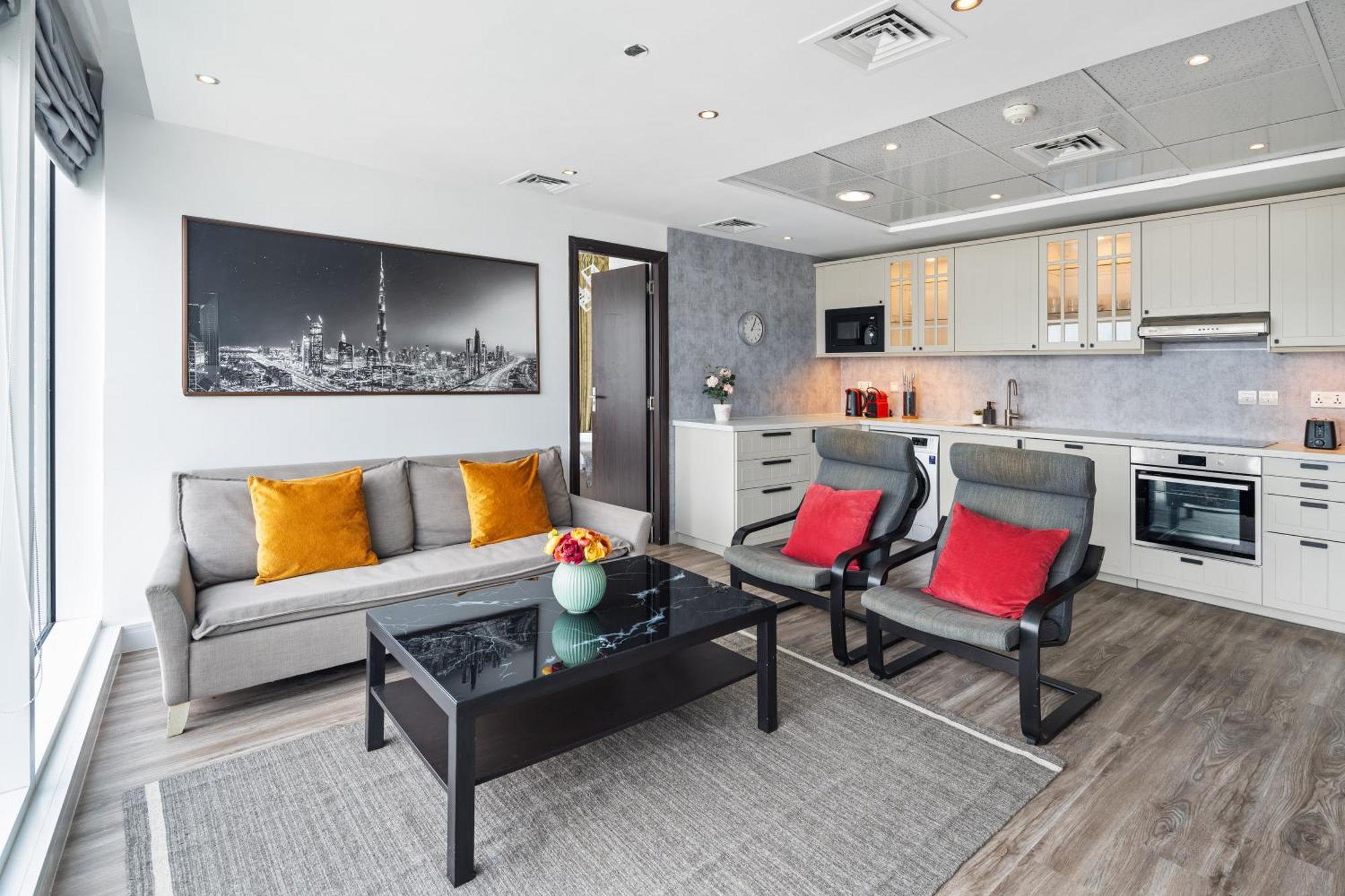 Modern & Spacious 2-Bed Condo With Panoramic Lake Views, Dual Balconies, Steps From Dubai Jlt Metro By "La Buena Vida Holiday Homes" ภายนอก รูปภาพ