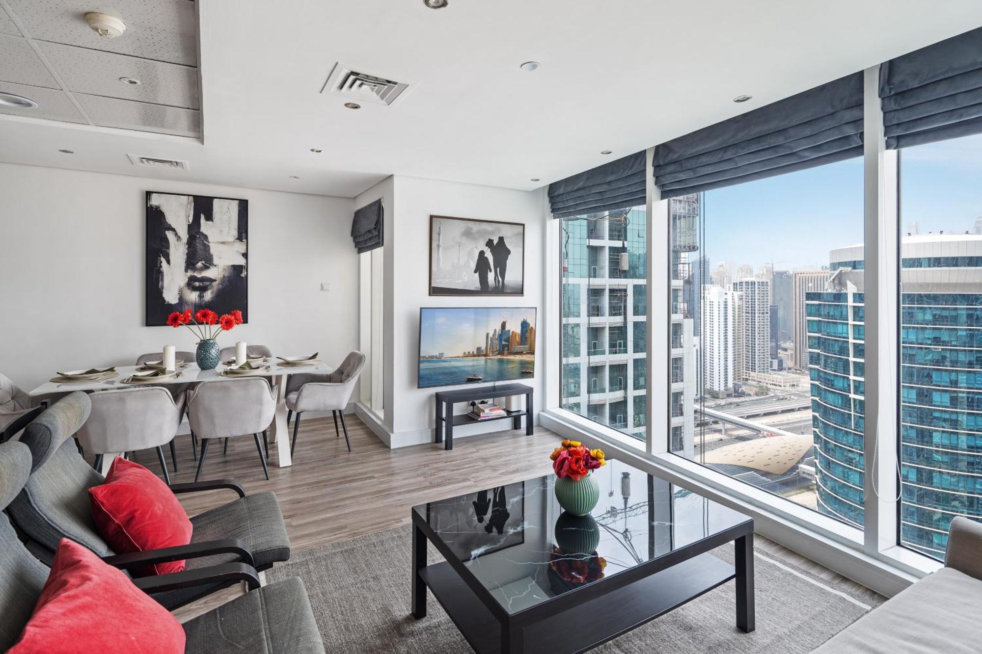 Modern & Spacious 2-Bed Condo With Panoramic Lake Views, Dual Balconies, Steps From Dubai Jlt Metro By "La Buena Vida Holiday Homes" ภายนอก รูปภาพ