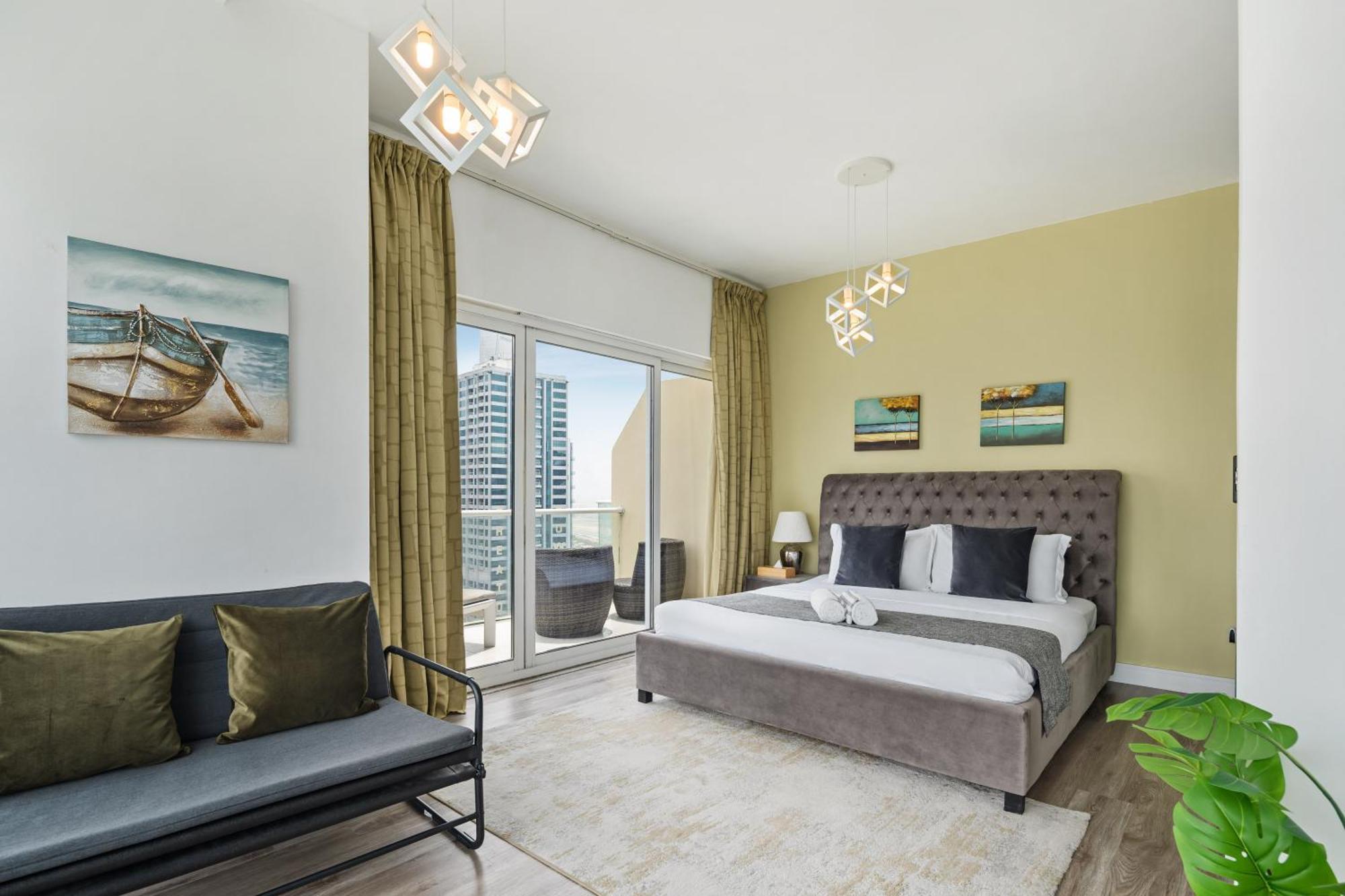 Modern & Spacious 2-Bed Condo With Panoramic Lake Views, Dual Balconies, Steps From Dubai Jlt Metro By "La Buena Vida Holiday Homes" ภายนอก รูปภาพ