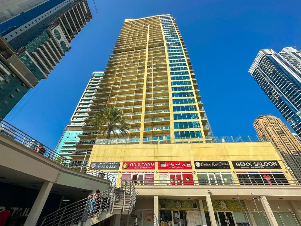 Modern & Spacious 2-Bed Condo With Panoramic Lake Views, Dual Balconies, Steps From Dubai Jlt Metro By "La Buena Vida Holiday Homes" ภายนอก รูปภาพ